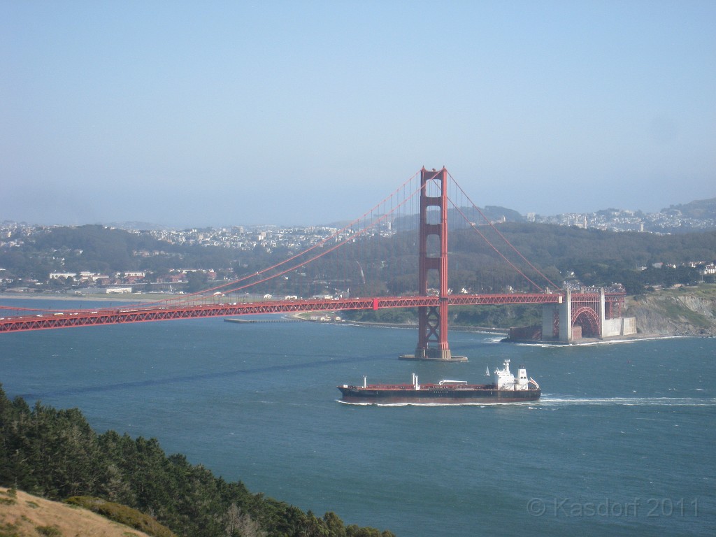 2011 Bay 2 Breakers Friday 0480.JPG - I was able to participate in the 100th annual running of the Bay to Breakers 12K race in San Francisco California. A weekend for sightseeing and racing.